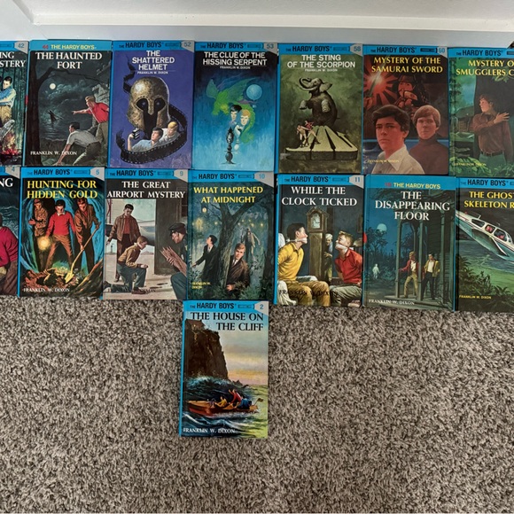 Hardy Boys Mystery Book Collection - Picture 1 of 5